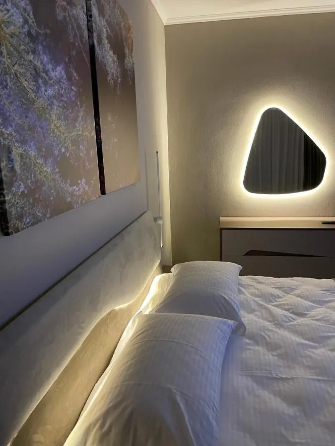 Middle Center Gallery 2 Skanderbeg Square Tirana Apartmán